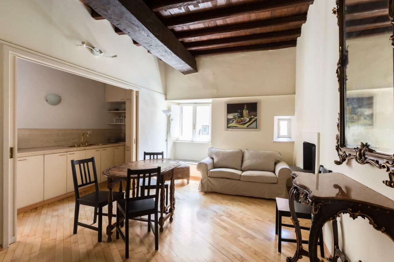 Vicolo De' Bovari Private *